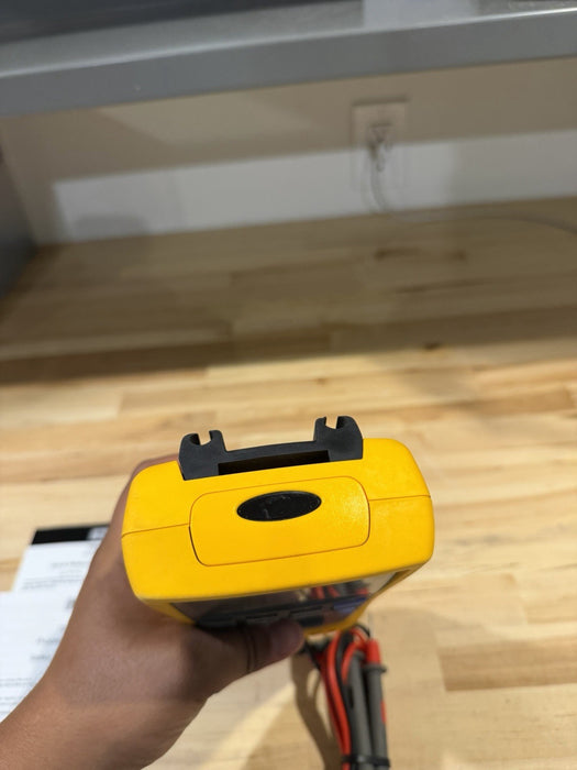 FLUKE 789 PROCESSMETER WITH LEADS & CLIPS TESTED