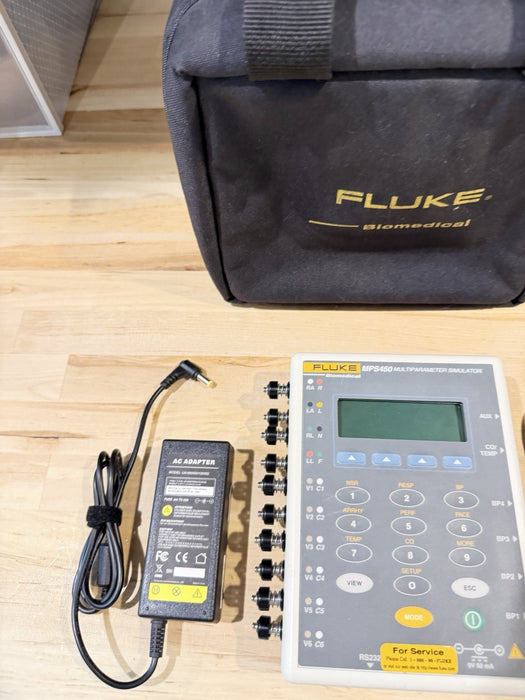 FLUKE MPS450 MULTIPARAMETER SIMULATOR W/ CASE & CHARGER - TESTED