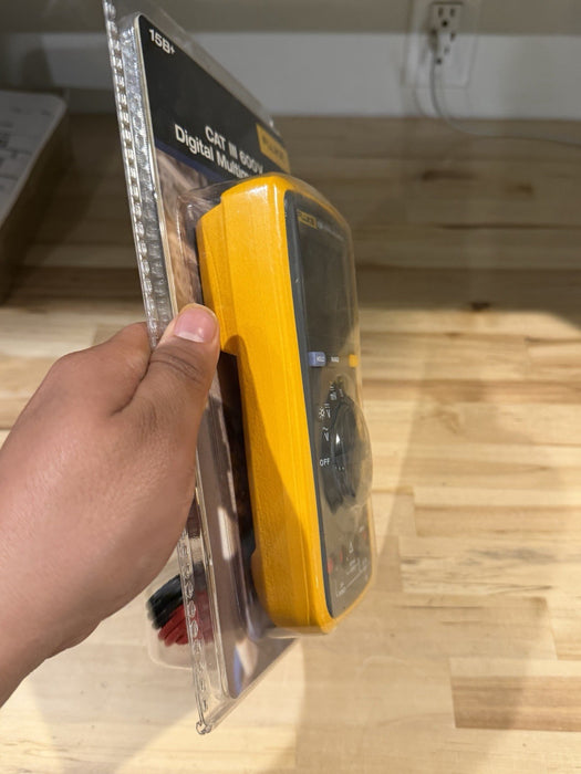 FLUKE 15B+ DIGITAL MULTIMETER CAT III 600V (NEW FACTORY SEALED) SHIPS FAST