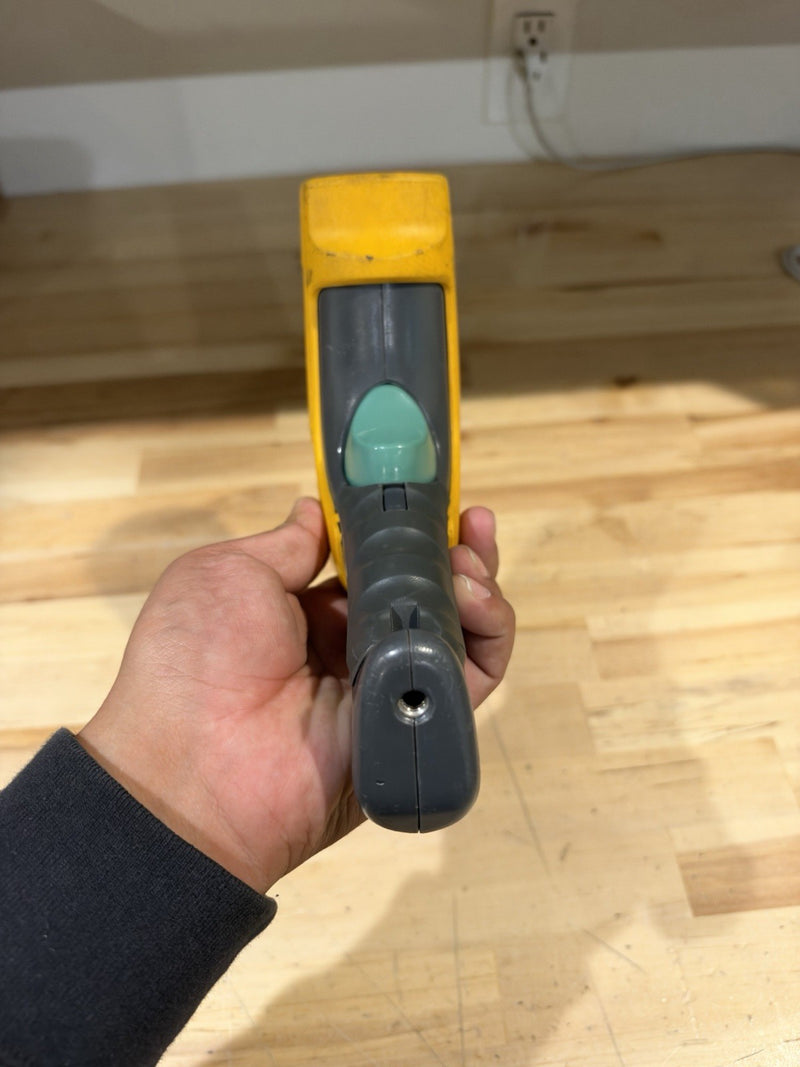 FLUKE 568 IR THERMOMETER W/ CASE (TESTED) SHIPS FAST