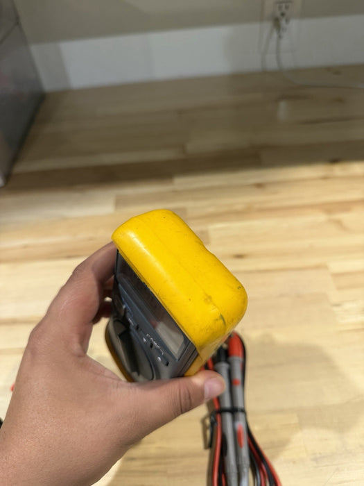 FLUKE 705 LOOP CALIBRATOR W/ LEADS & CLIPS - FREE SHIPPING