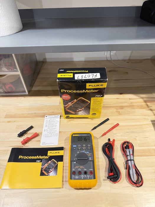FLUKE 787 PROCESSMETER (NEW FACTORY SEALED) SHIPS FAST - FREE SHIPPING (RARE)