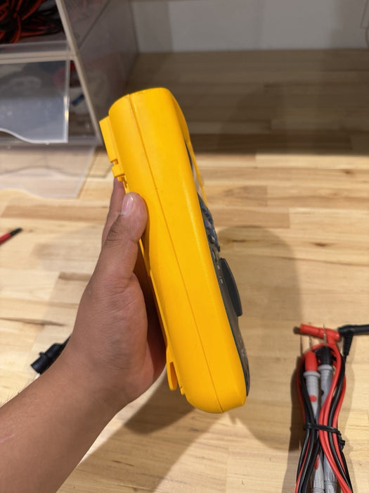 FLUKE 287 TRUE RMS ELECTRONIC LOGGING DIGITAL MULTIMETER W/ LEADS & CLIPS