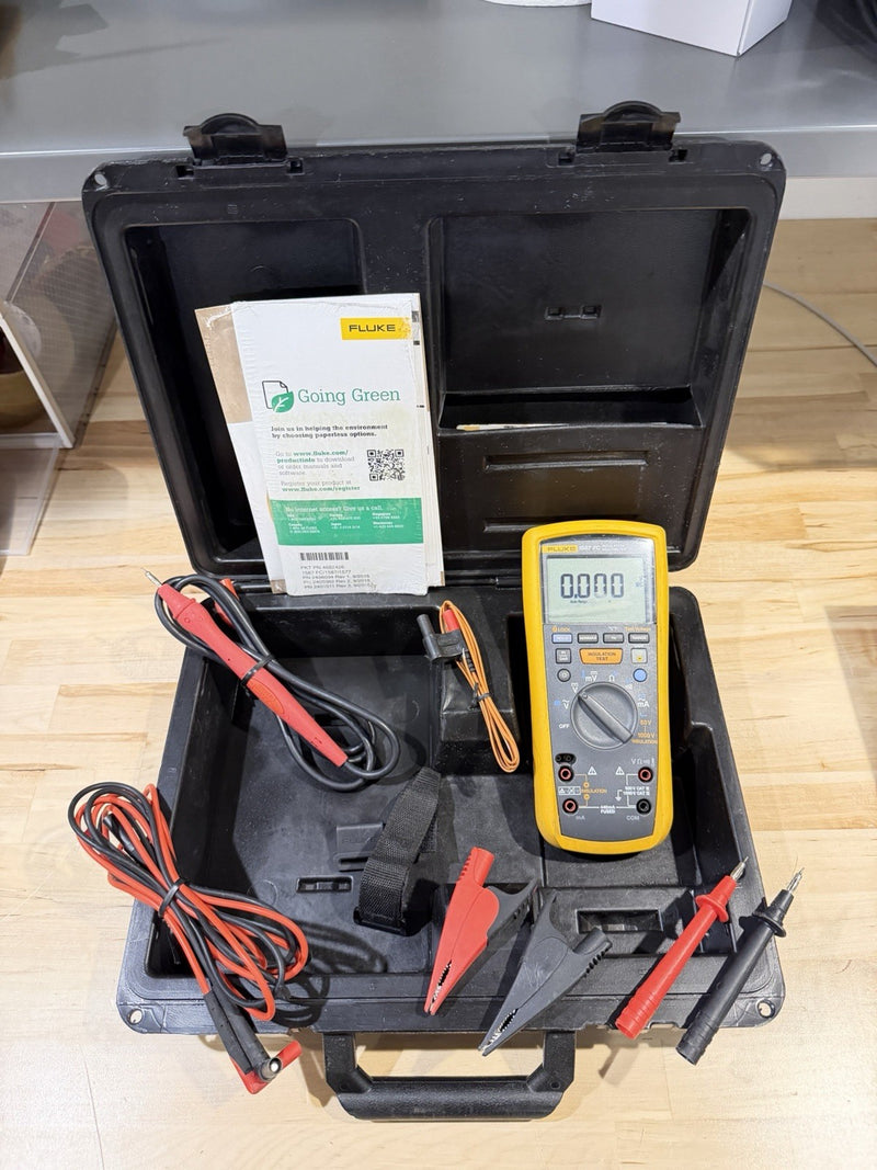 FLUKE 1587 FC INSULATION MULTIMETER WITH LEADS & CASE TESTED
