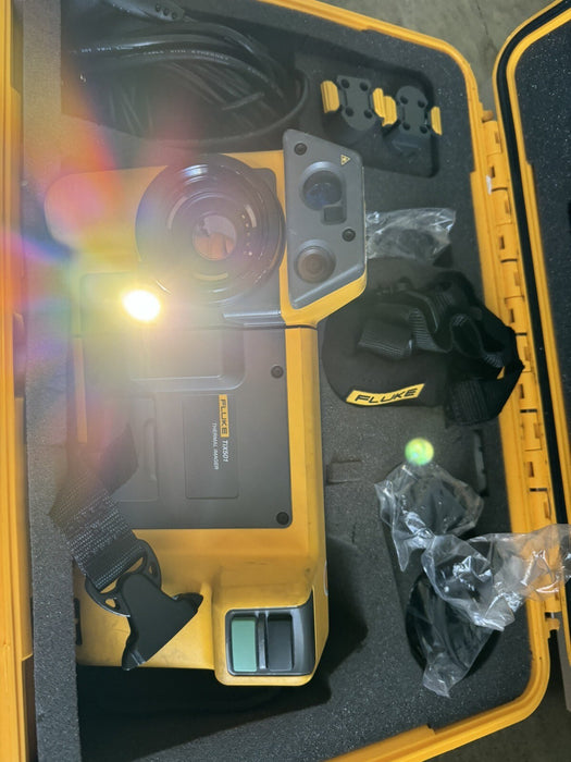 FLUKE FLK-TIX501 60HZ INFD CAMERA COLOR LCD RARE