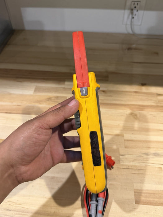 FLUKE 375FC TRMS CLAMP METER W/ LEADS & CLIPS (SHIPS FAST)