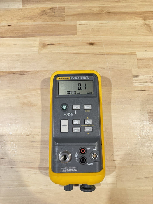 FLUKE 718 30G PRESSURE CALIBRATOR (PARTS ONLY) FOR PARTS (SHIPS FAST)