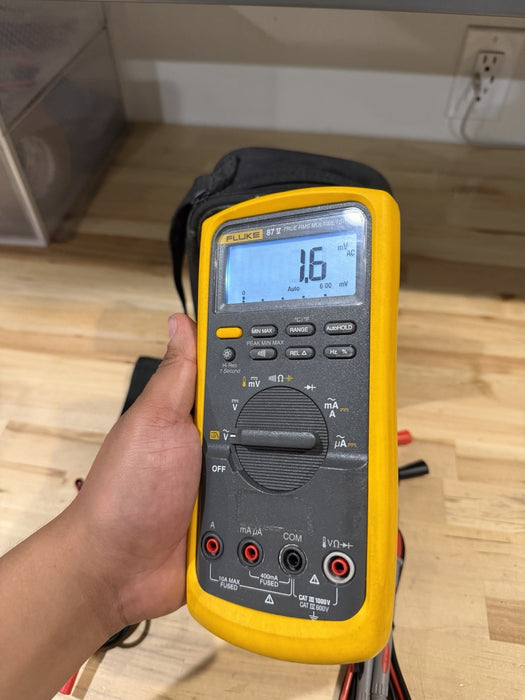 FLUKE 87V TRUE RMS MULTIMETER KIT W/ LEADS (TESTED) SHIPS FAST