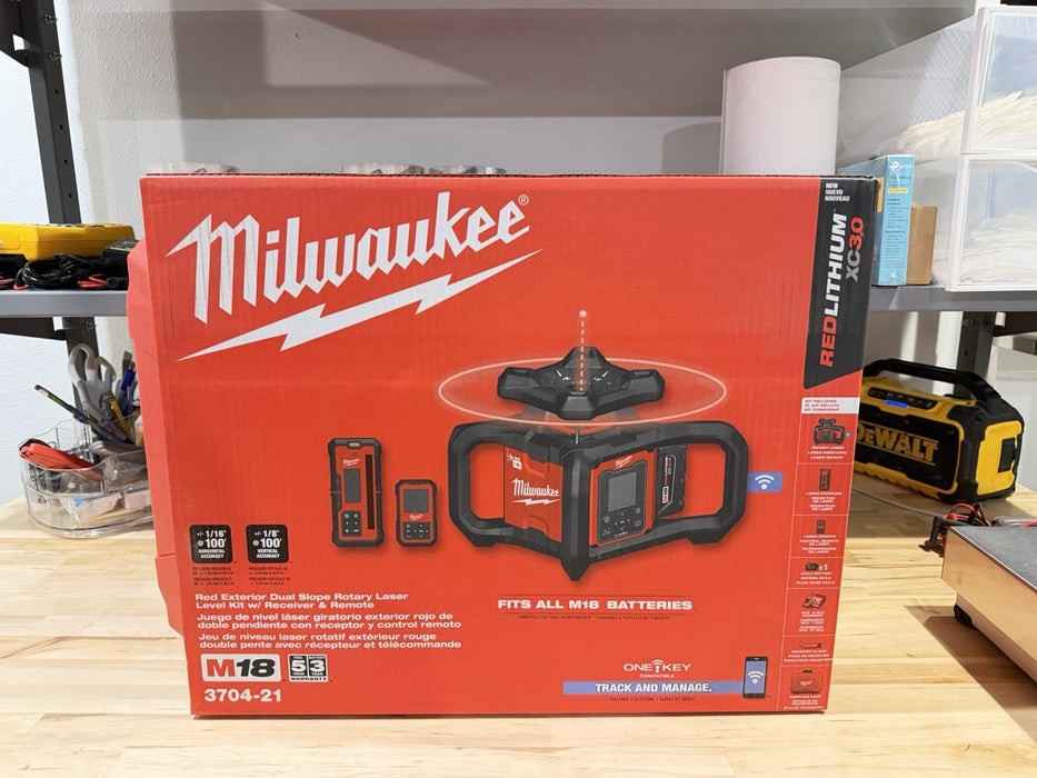 MILWAUKEE 3704-21 M18 18V RED EXTERIOR DUAL SLOPE ROTARY LASER & RECEIVER NEW