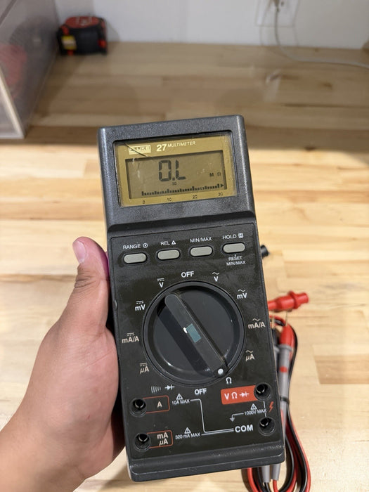 FLUKE 27 DIGITAL MULTIMETER W/LEADS - SHIPS FAST