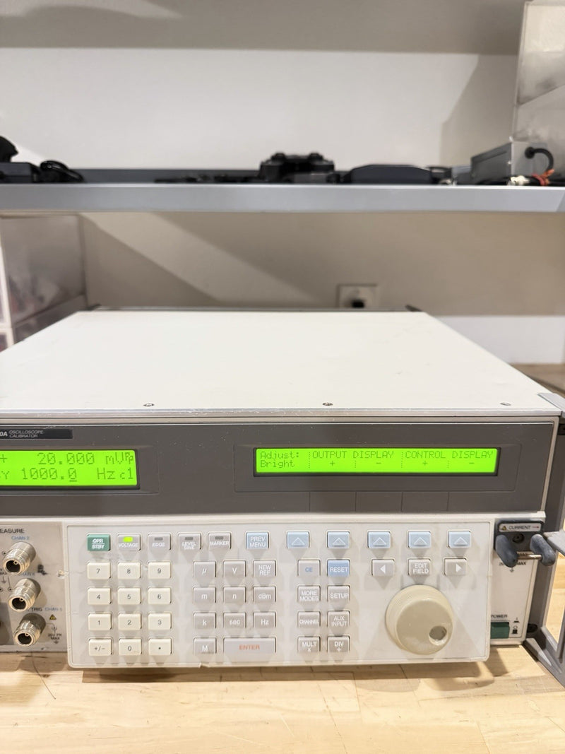 FLUKE 5820A OSCILLOSCOPE CALIBRATOR W/ 5 CHANNEL OPTION (FREE SHIPPING)