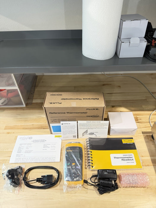 FLUKE 1524 REFERENCE THERMOMETER W/ PROBE & BAG (FREE SHIPPING) CALIBRATED 2025