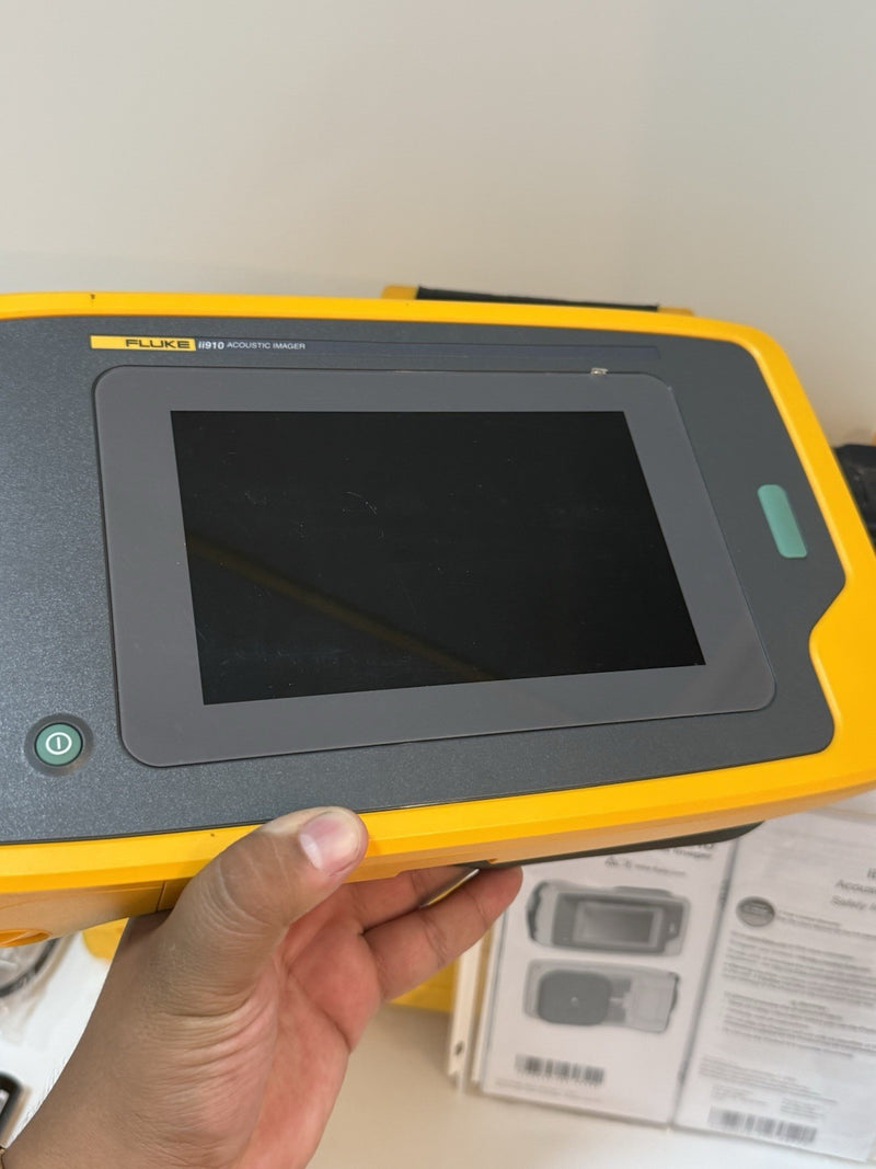 FLUKE II910 ACOUSTIC IMAGER WITH ACCESSORIES