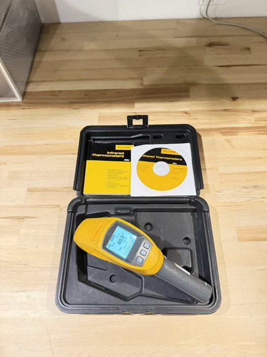 FLUKE 568 IR THERMOMETER WITH CASE TESTED