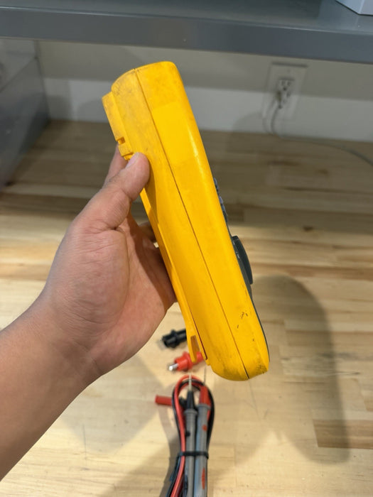 FLUKE 287 TRUE RMS ELECTRONIC LOGGING DIGITAL MULTIMETER WITH LEADS & CLIPS
