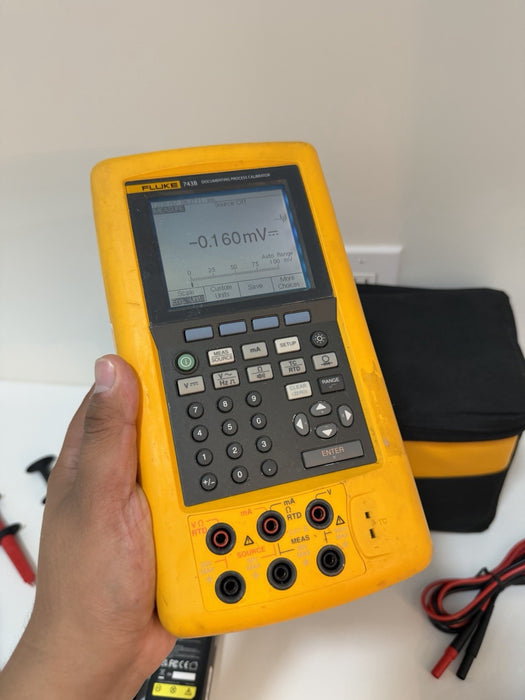 FLUKE 743B DOCUMENTING PROCESS CALIBRATOR W/ LEADS & ACCESSORIES (FREE SHIPPING)