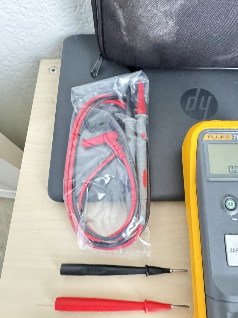 FLUKE 718 100G -12 TO 100PSI HAND PUMP PRESSURE VACUUM CALIBRATOR