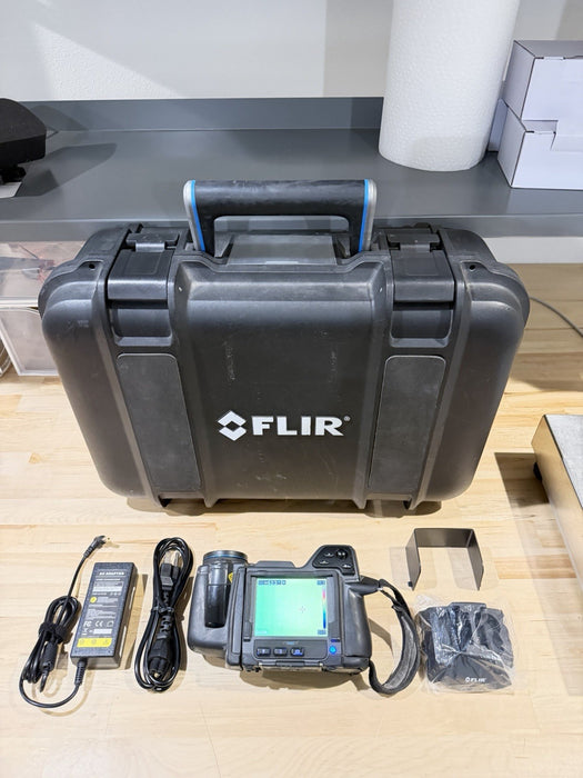 FLIR T440 THERMAL IMAGING CAMERA W/ ACCESSORIES & CASE (TESTED) FREE SHIPPING