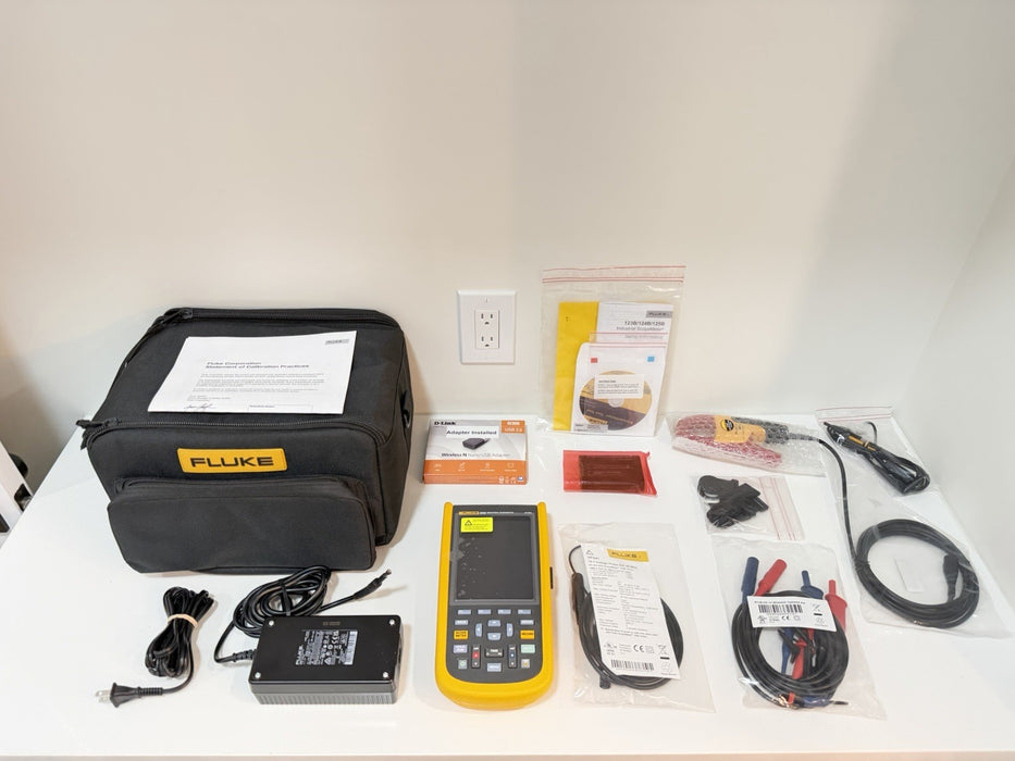 FLUKE 125B INDUSTRIAL SCOPEMETER 40MHZ(NEW FACTORY SEALED) FREE SHIPPING MFD2025