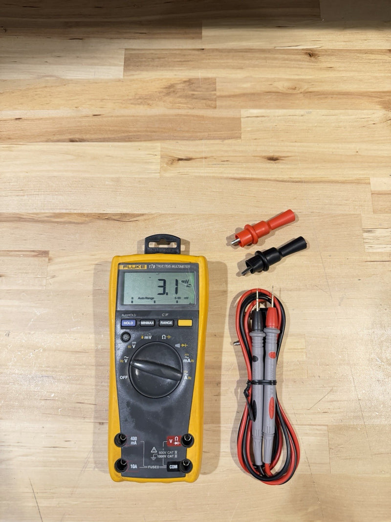 FLUKE 179 MULTIMETER WITH LEADS & CLIPS