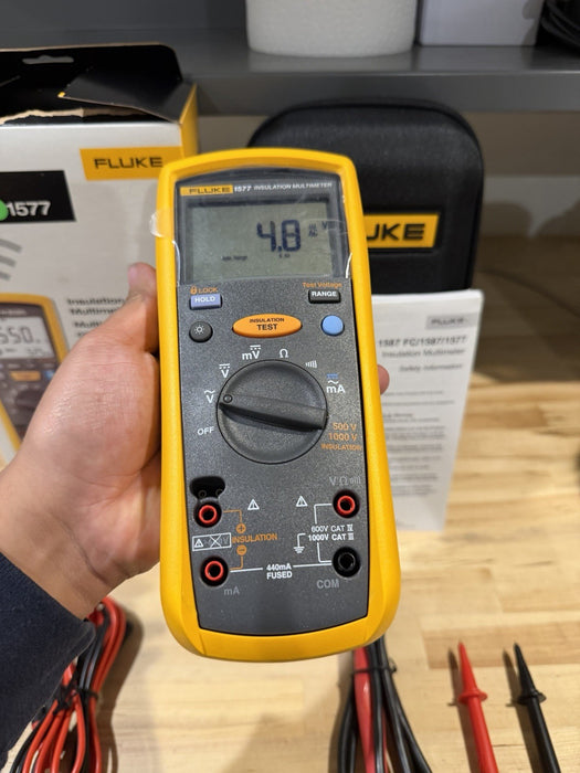 FLUKE 1577 INSULATION MULTIMETER WITH LEADS & CASE TESTED