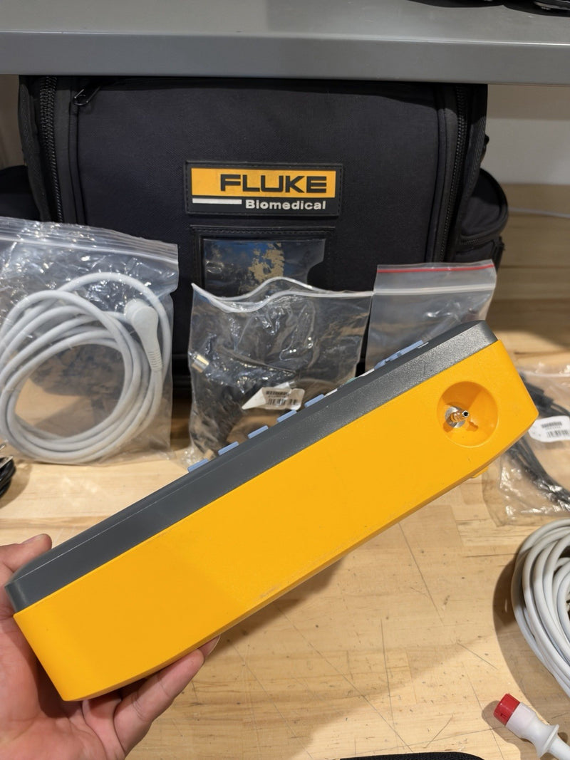 FLUKE BIOMEDICAL PROSIM 8 VITAL SIGNS SIMULATOR KIT W/ SPO2 (CALIBRATED 2026)