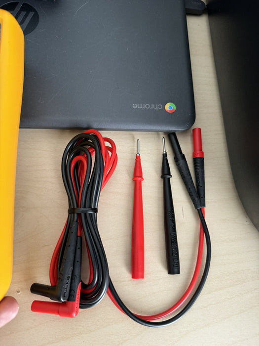 FLUKE 1507 INSULATION MULTIMETER WITH LEADS & BAG
