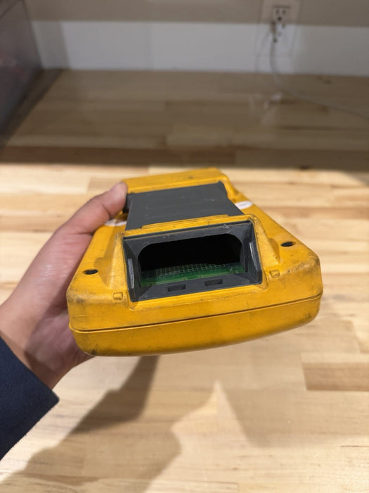 FLUKE 744 DOCUMENTING PRCESS CALIBRATOR (PARTS ONLY) FOR PARTS - DOESN’T WORK