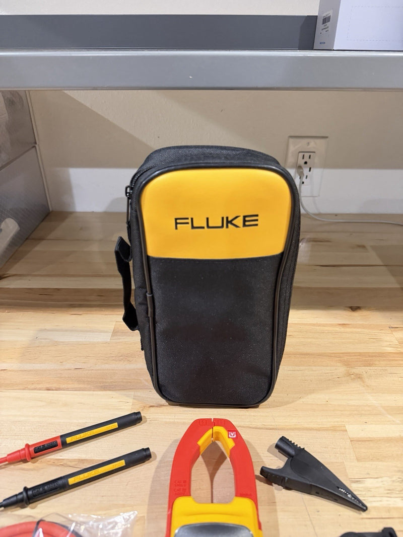 FLUKE 377 FC NON-CONTACT VOLTAGE CLAMP METER