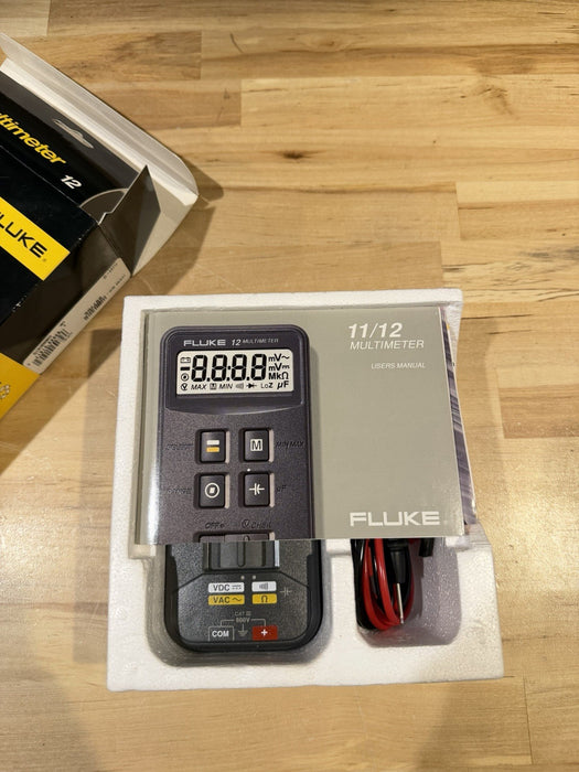 FLUKE 12 DIGITAL MULTIMETER (NEW FACTORY SEALED) SHIPS FAST (RARE)
