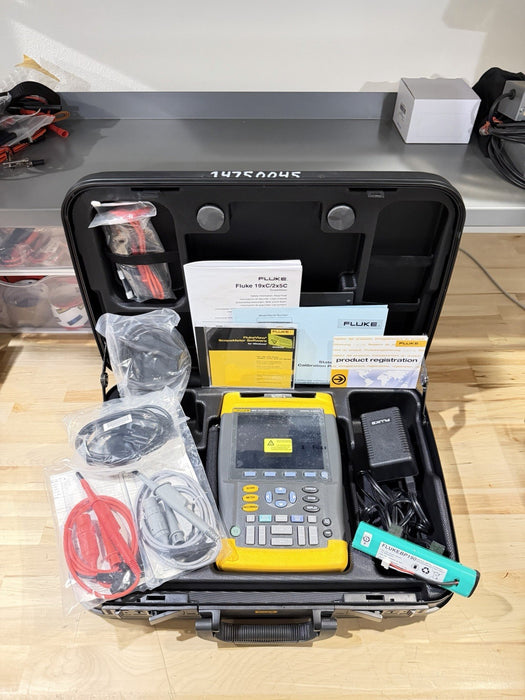 FLUKE 199C 200MHZ 2.5GS/S SCOPEMETER COLOR WITH ACCESSORIES