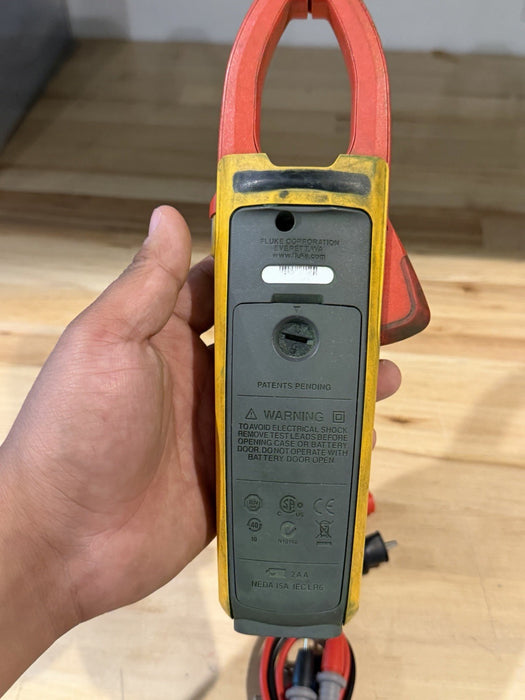 FLUKE 375 TRMS CLAMP METER W/ LEADS & CLIPS (SHIPS FAST)