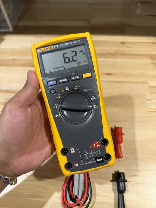 FLUKE 179 TRUE RMS MULTIMETER WITH LEAD SET TESTED