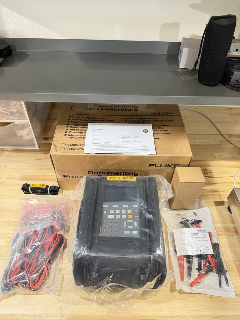 FLUKE 754 DOCUMENTING PROCESS CALIBRATOR W CALIBRATED 20262027