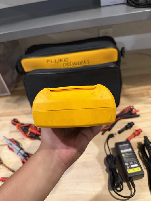 FLUKE 754 DOCUMENTING PROCESS CALIBRATOR WITH ACCESSORIES TESTED