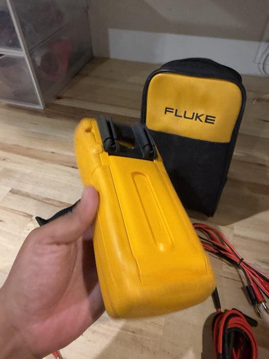 FLUKE 789 PROCESSMETER WITH LEADS & CLIPS TESTED