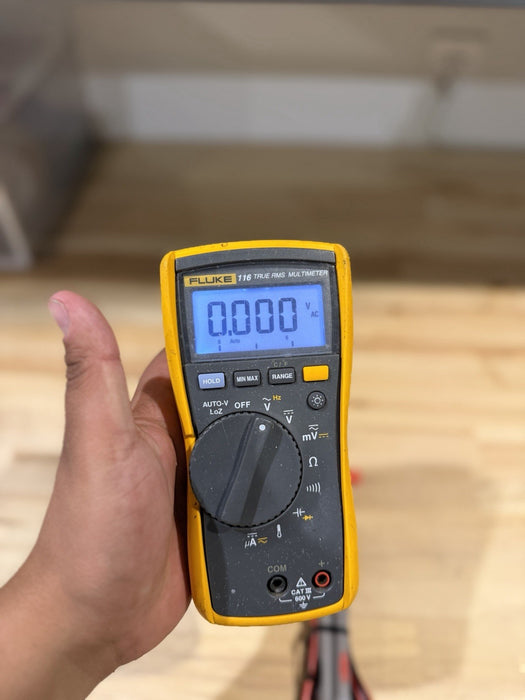FLUKE 116 TRUS-RMS MULTIMETER / LEADS - SHIPS FAST (TESTED)