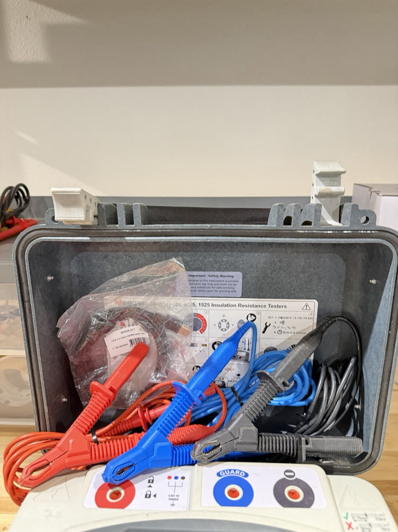 MEGGER MIT1525 15 KV HIGH VOLTAGE INSULATION RESISTANCE TESTER WITH CABLES - TESTED