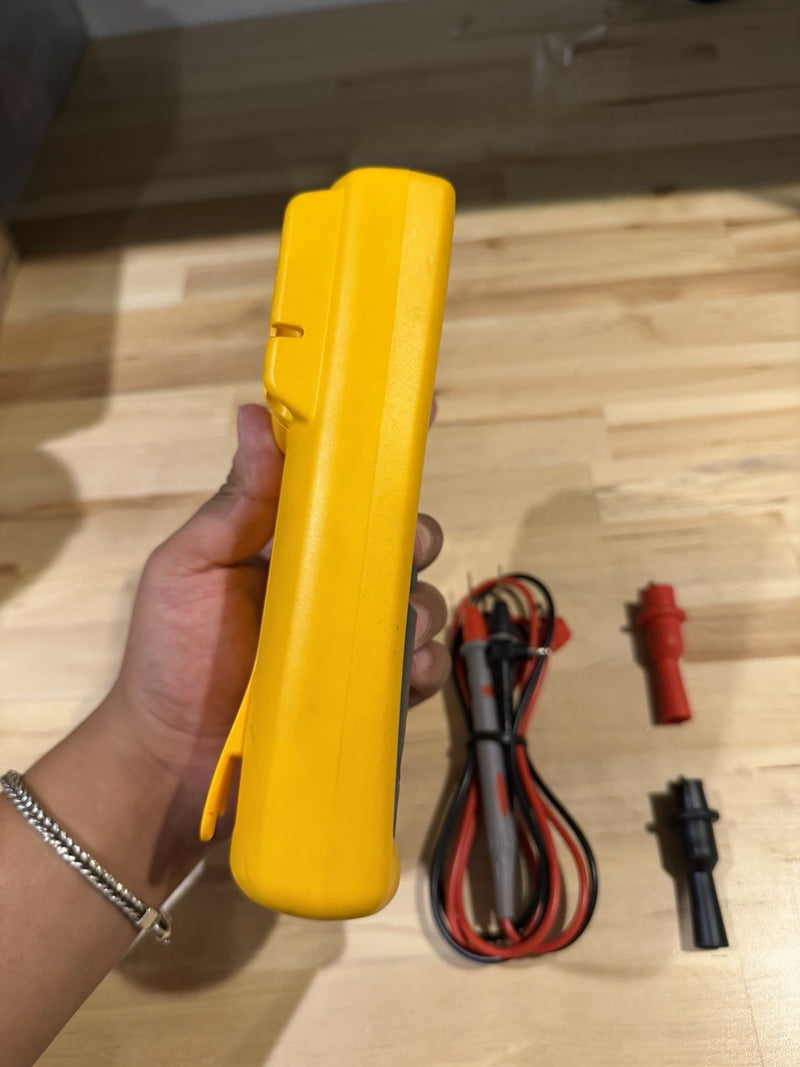FLUKE 787 PROCESSMETER WITH LEADS & CLIPS TESTED