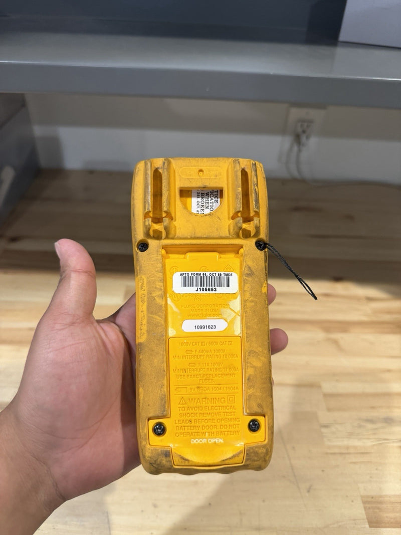 FLUKE 179 TRUE RMS MULTIMETER (PARTS ONLY) FOR PARTS DOESN’T WORK - SHIPS FAST