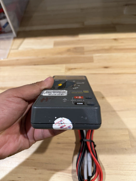 FLUKE 70 III MULTIMETER WITH LEADS TESTED