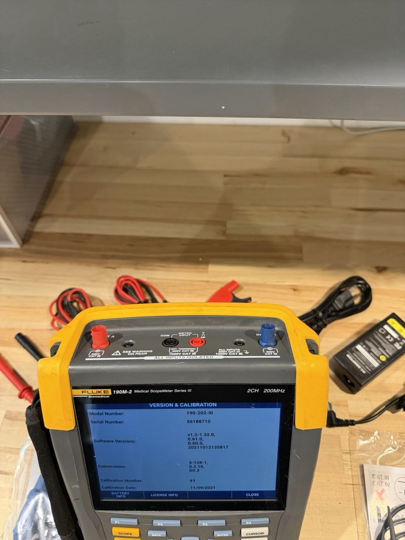 FLUKE 190M-2 MEDICAL SCOPEMETER SERIES III 2CH 200MHZ WITH ACCESSORIES TESTED