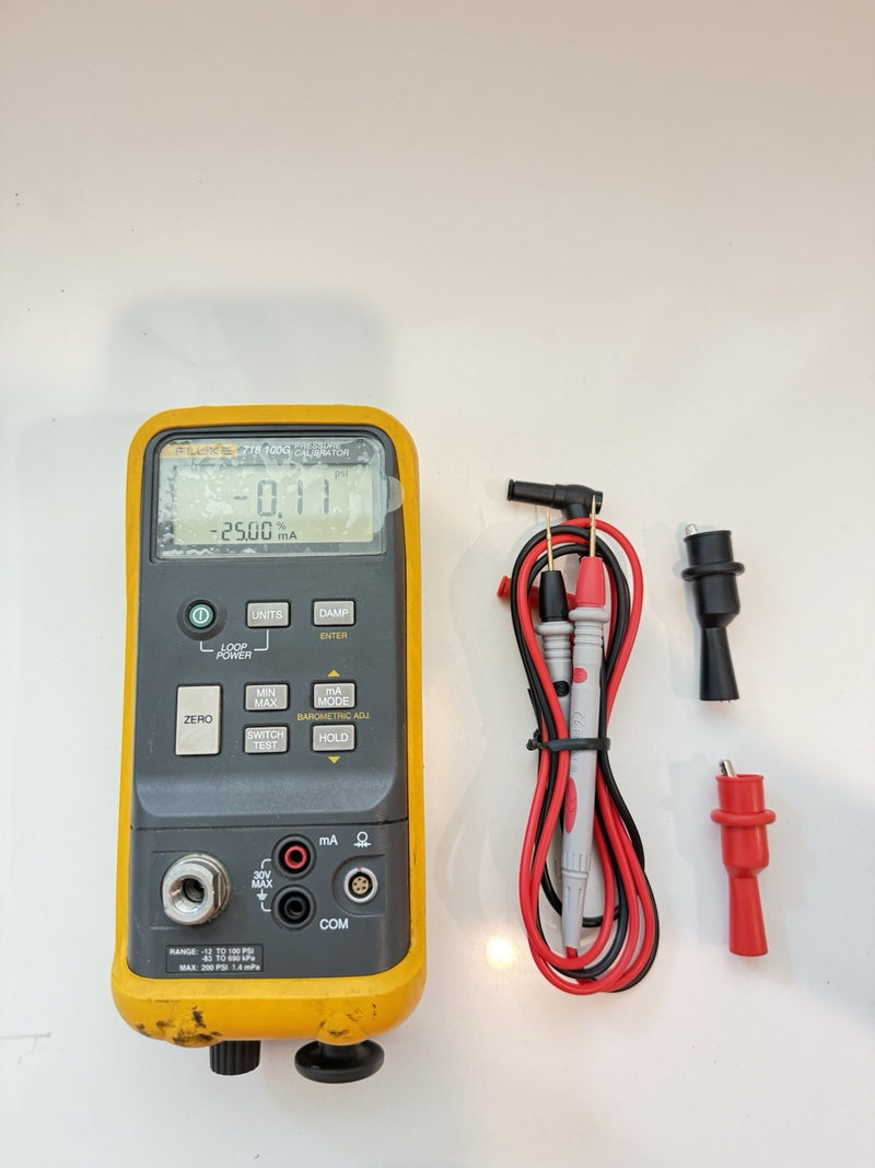 FLUKE 718-100G PRESSURE CALIBRATOR WITH LEADS & CLIPS