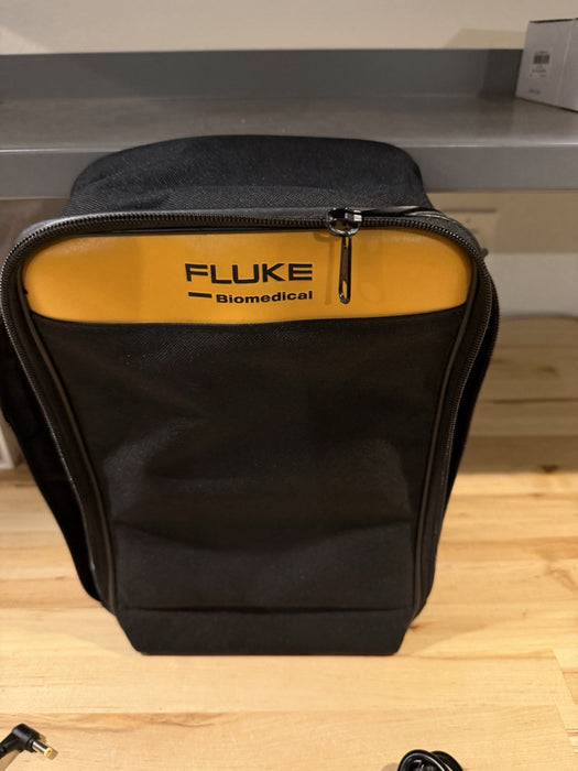 FLUKE PROSIM 4 VITAL SIGNS & ECG SIMULATOR W/ BAG & CHARGER (TESTED) SHIPS FREE