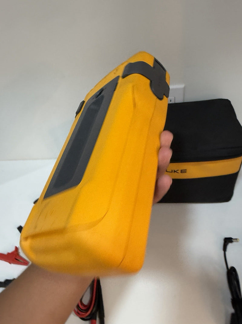 FLUKE 753 DOCUMENTING PROCESS CALIBRATOR WITH ACCESSORIES TESTED