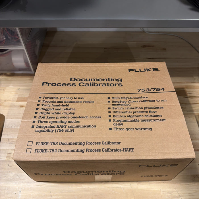 FLUKE 754 DOCUMENTING PROCESS CALIBRATOR WITH ACCESSORIES CALIBRATED 2026