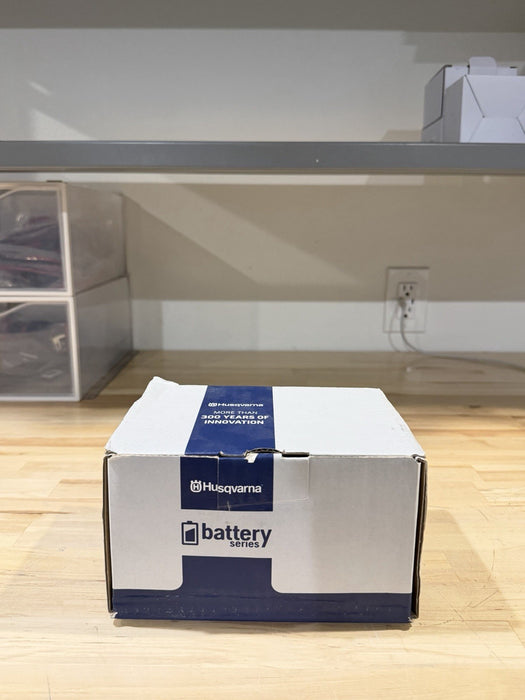 HUSQVARNA BLi300 - 36V 9.0 AH BATTERY NEW OEM 967071902 (NEW FACTORY SEALED)