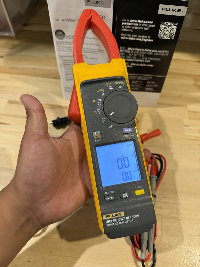 FLUKE 393 FC CAT III 1500V TRMS CLAMP METER W/LEADS TESTED