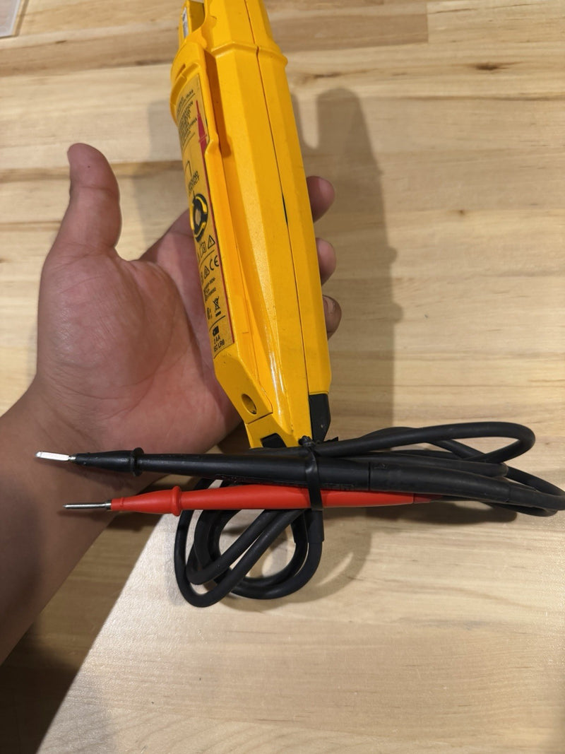 FLUKE T6-600 ELECTRICAL TESTER 600V CAT III TESTED