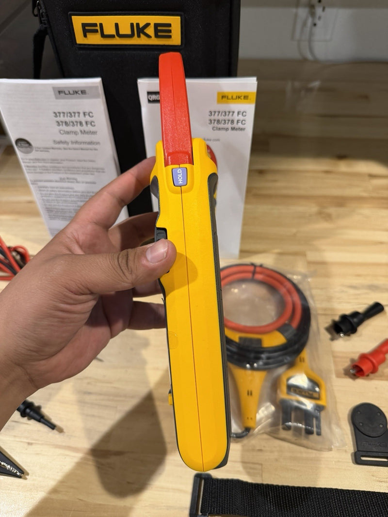 FLUKE 378 FC NON-CONTACR VOLTAGE CLAMP METER W/ LEADS & CASE - SHIPS FAST